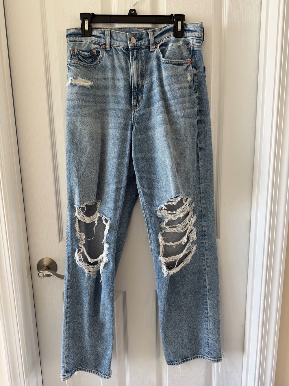 American Eagle Outfitters Light Blue Distressed Straight Leg Jeans